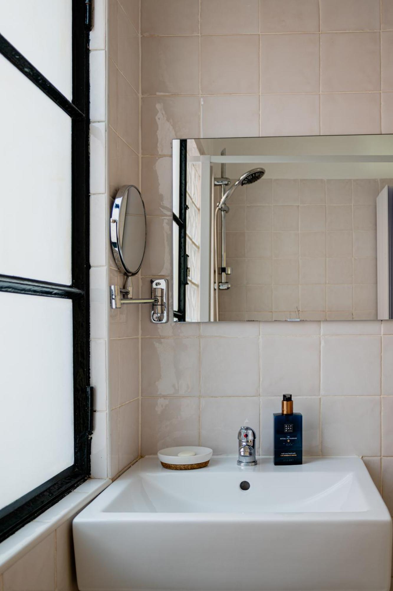 Angels Homes-N27, 3ºfloor - Bairro Tipico, Centro Lisboa المظهر الخارجي الصورة